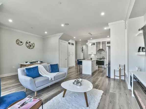 7424 196th St, Langley, BC V3A 7X8