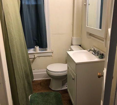2nd image of 1529 Floyd Ave APT 1