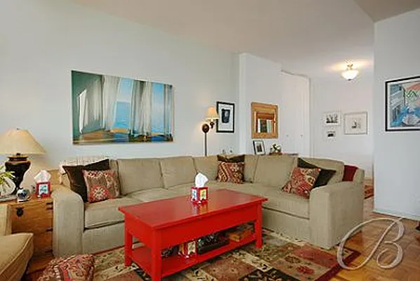 Sold by Bellmarc Realty | media 6