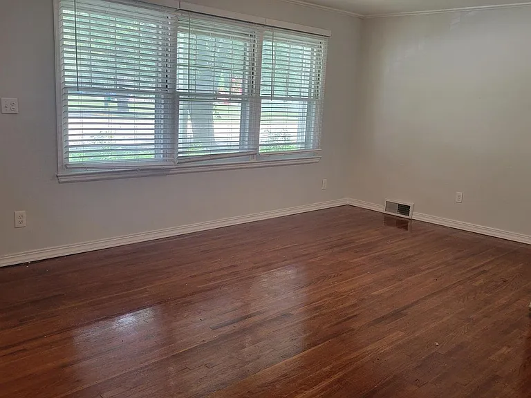 1908 S Joplin St — Photo 3