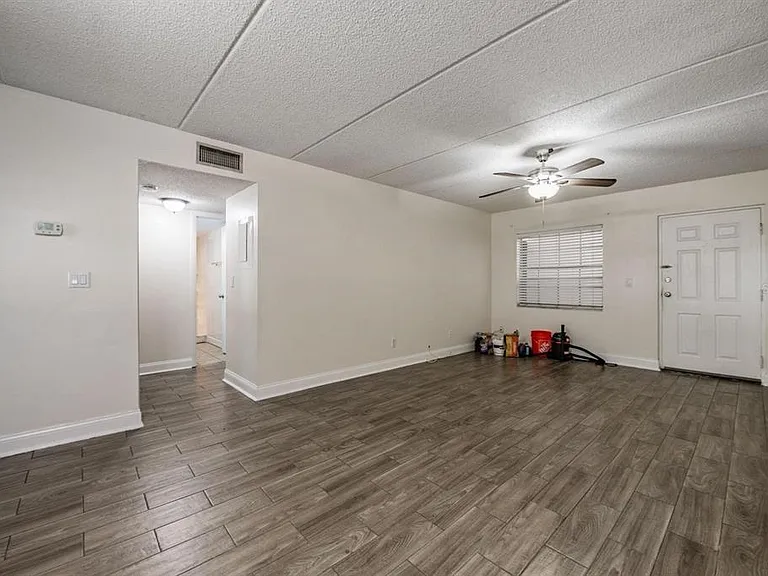 120 S Church Ave #101 — Photo 8