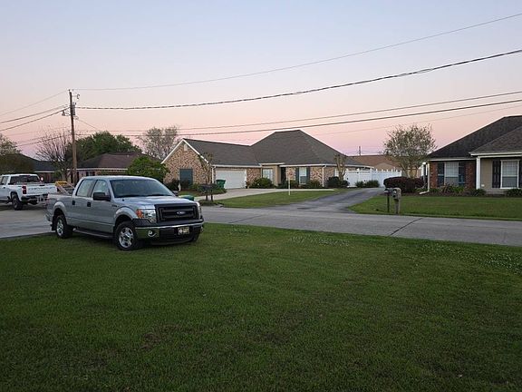 5th image of 318 Aspen Dr