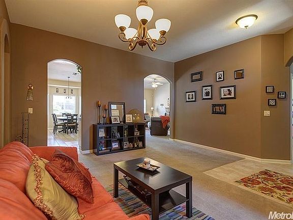 3rd image of 6620 Escallonia Way