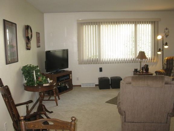 3rd image of 257 Bayberry Ln