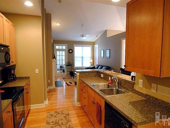 5th image of 1139 Greensview Cir
