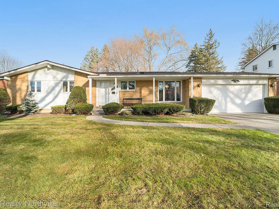 1st image of 34228 Grove Dr