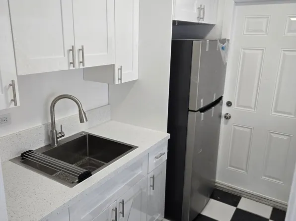 8017 Byron Ave #6, Miami Beach, FL 33141