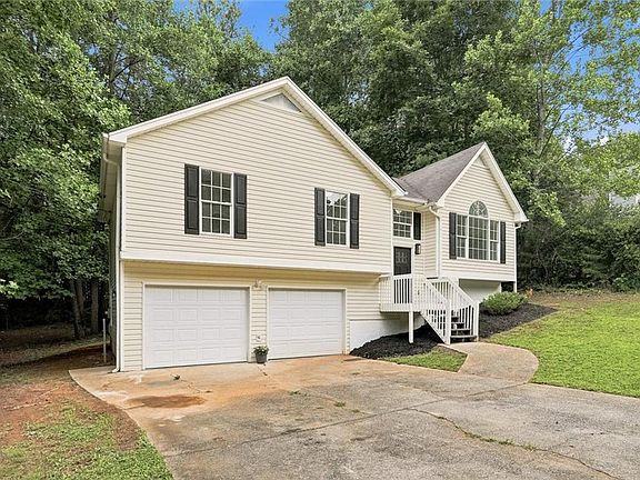 3rd image of 195 Ashbury Ct