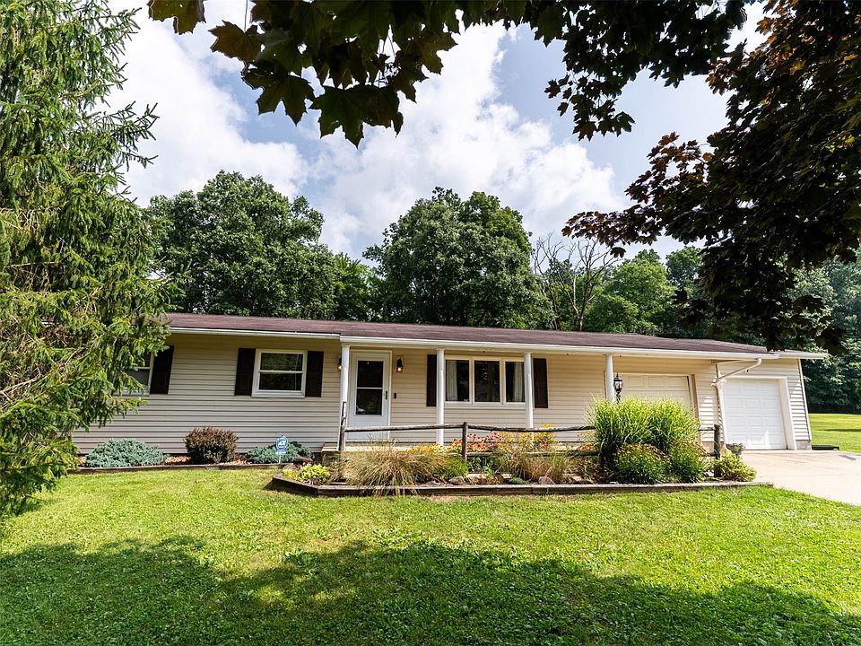 1st image of 26 Woodbine Dr