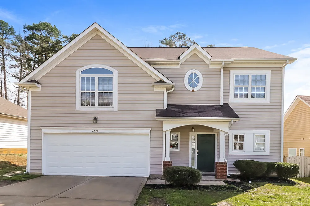 4 bed, 2.5 bath, 1924 sqft, $2,360 — Photo 1