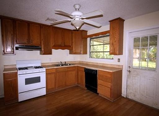 4th image of 2717 Jeanne Dr