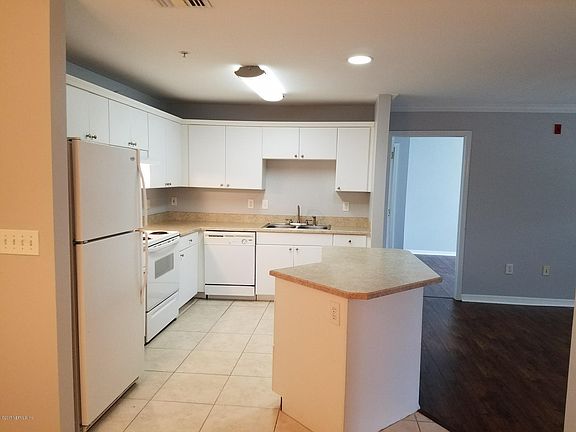 2nd image of 3591 S Kernan Blvd #423