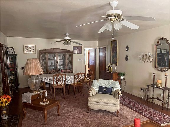 5th image of 826 E Lott Ave