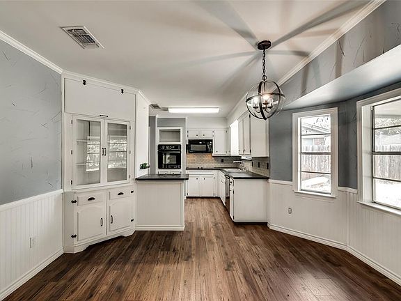 5th image of 5661 Jamaica Cir