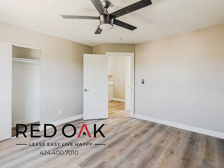 921 W 82nd St #27 — Photo 19