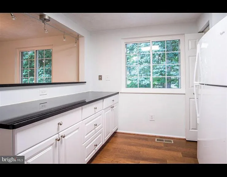 7881 Tyson Oaks Cir — Photo 18