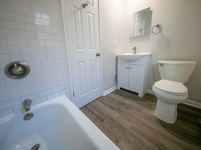201-217 S 17th St #213 — Photo 7