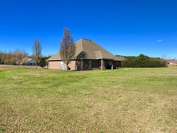 3rd image of 318 N Hill Dr