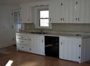 11 Hazelton Rd, Barrington, RI 02806