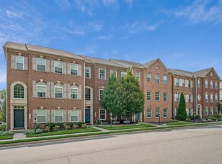21002 Courtland Village Dr, Leesburg, VA 20175