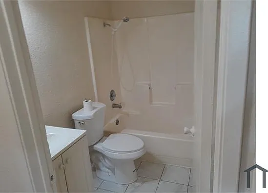 503 S Dearing Ave #101 — Photo 3