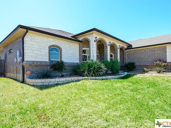 3rd image of 8203 Grand Oaks Ln