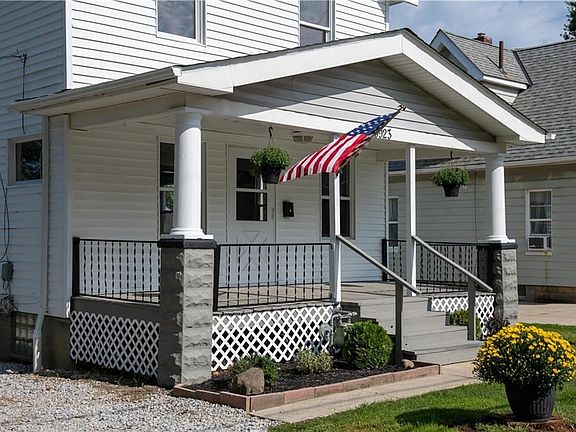 2nd image of 28923 Hazel Ave