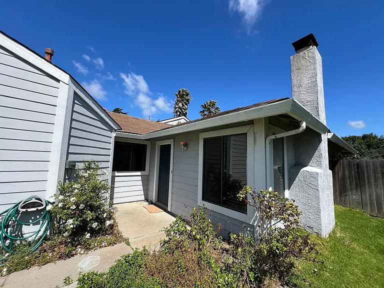 406 Coronado Dr — Photo 2