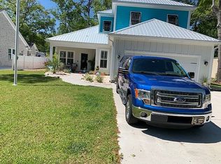 541 Seabreeze Dr, Murrells Inlet, SC 29576