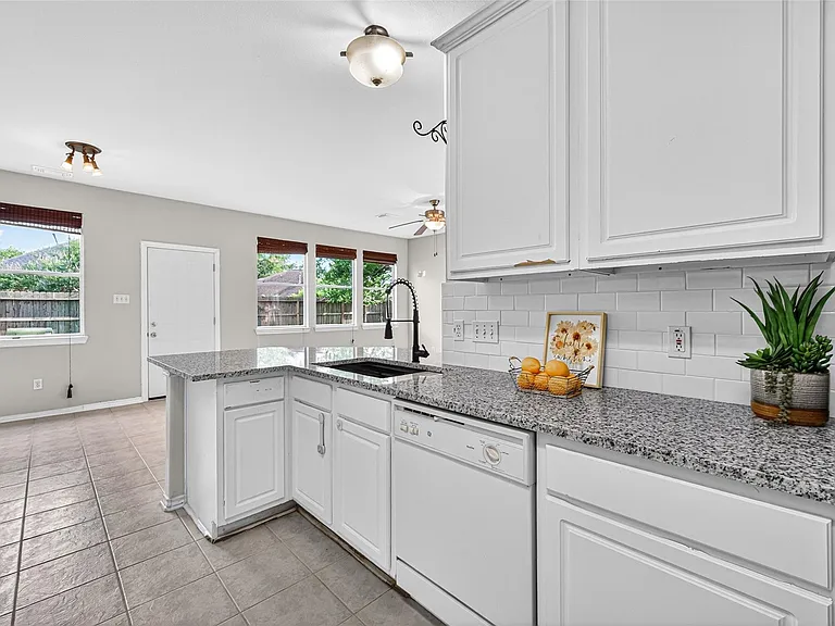 16855 Carrollton Creek Ln — Photo 9