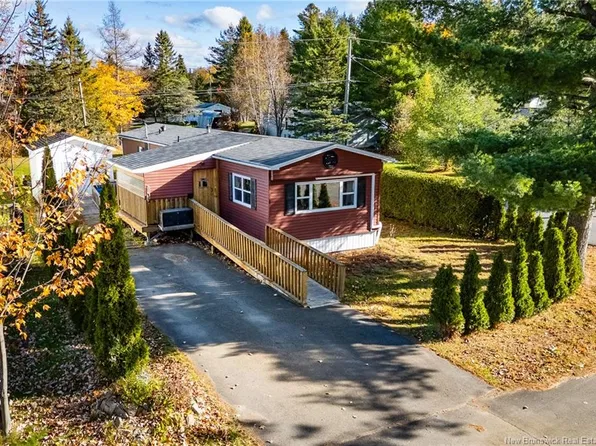 1 Thomas Ct, Lincoln, NB E3B 6V4
