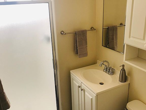 3rd image of 7621 Eads Ave #1C