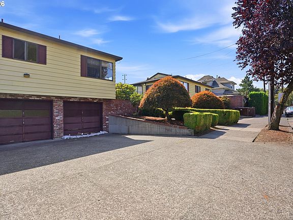 3rd image of 2350 SE 42nd Ave