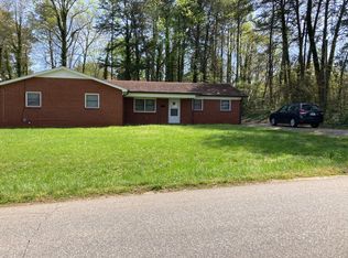 709 6th St SW, Conover, NC 28613