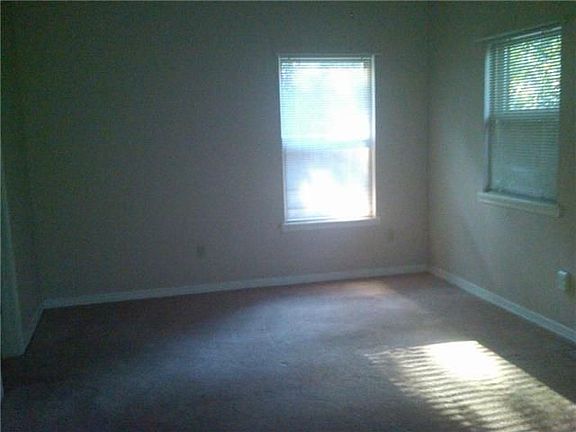 3rd image of 1704 Birnam Wood St