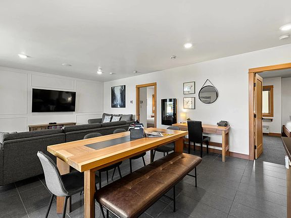4th image of 3270 Village Way #201