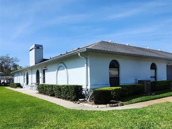23239 Club Villas Dr, Land O Lakes, FL 34639