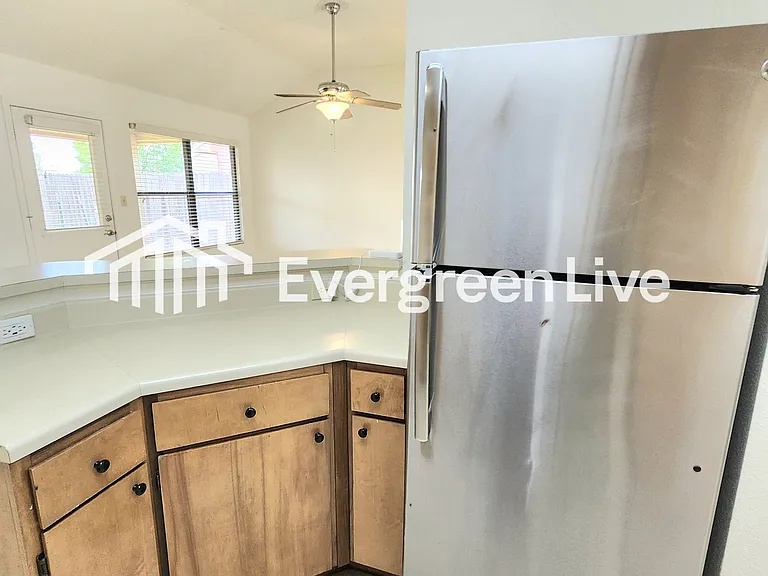 2223 Zia Ct — Photo 9