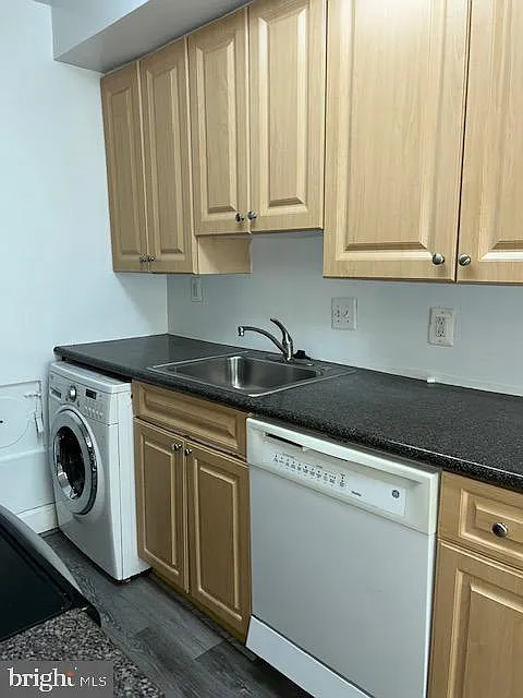 1 bed, 1.0 bath, 627 sqft, $1,600 — Photo 4