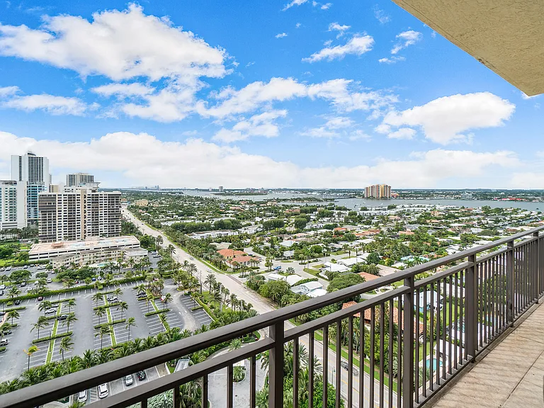 3800 N Ocean Dr — Photo 16