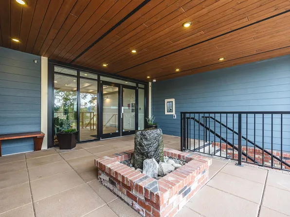 22327 River Rd #409, Maple Ridge, BC V2X 2C7