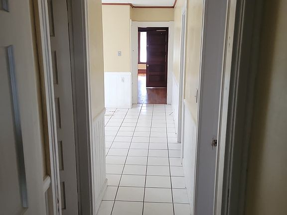 2nd image of 7 Blanche St #1