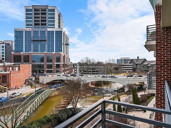 4th image of 154 Riverplace Unit 402