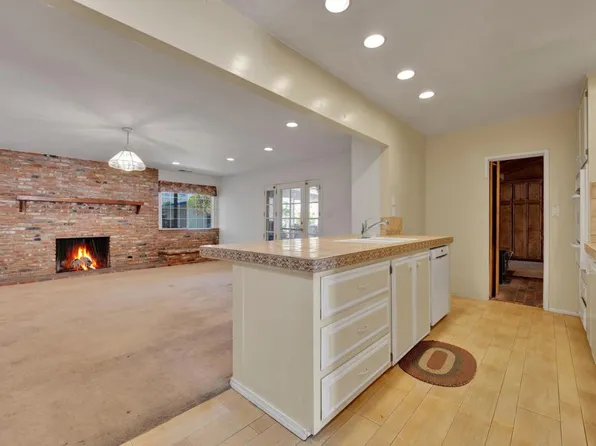 131 S Orleans Ave, Escondido, CA 92027