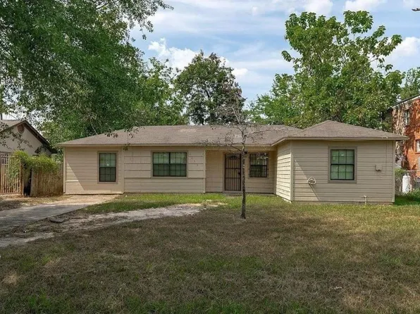 9033 Oak Knoll Ln, Houston, TX 77078