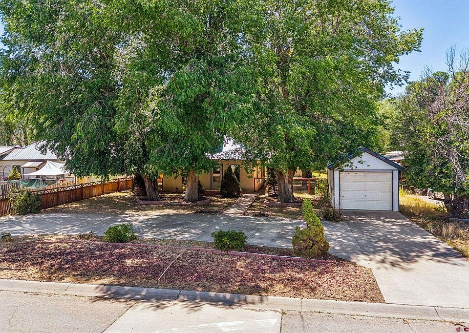 1st image of 935 Shoshone Avenue