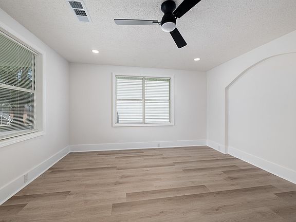 5th image of 522 18th St