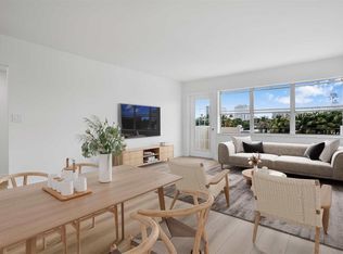 401 Golden Isles Dr APT 207, Hallandale, FL 33009