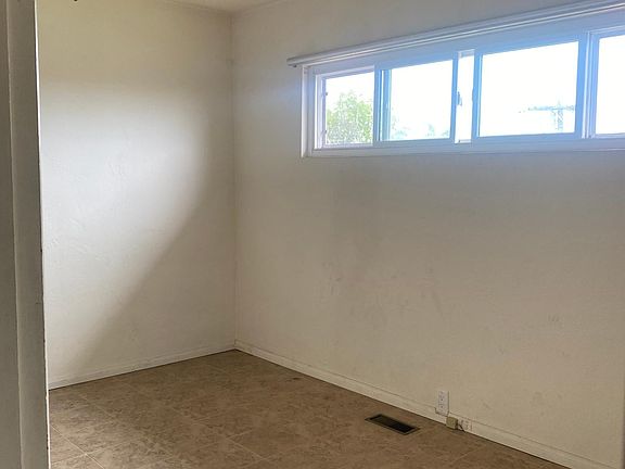 5th image of 4441 Beverly Dr