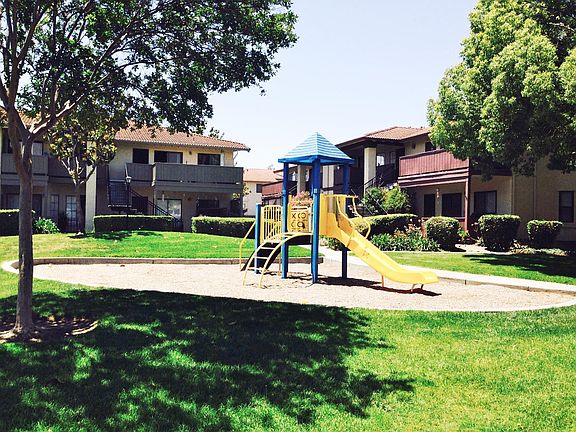 4th image of 241 Kenbrook Cir #37
